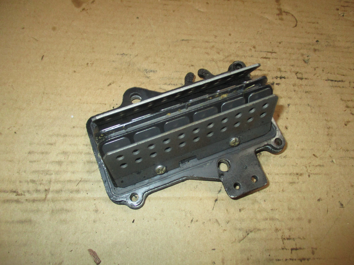 Mercury 25hp 2 stroke outboard intake manifold with reeds