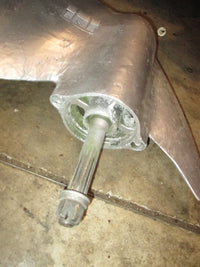 Load image into Gallery viewer, Honda BF150hp 4 stroke outboard 25 inch shaft lower unit
