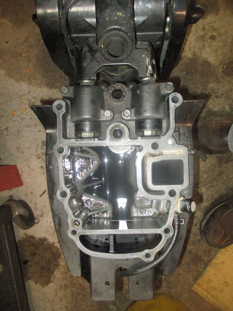 Suzuki DF50 outboard 20" Mid section