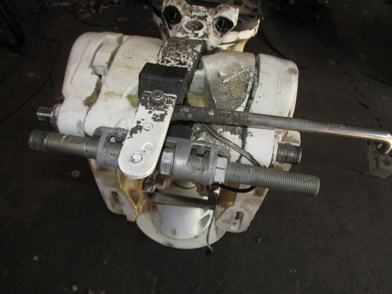 Evinrude Etec 175hp 2 Stroke Outboard 25" Midsection
