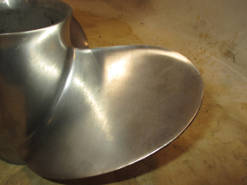 Honda BF115D 115hp 4 stroke outboard Solas stainless steel propellor