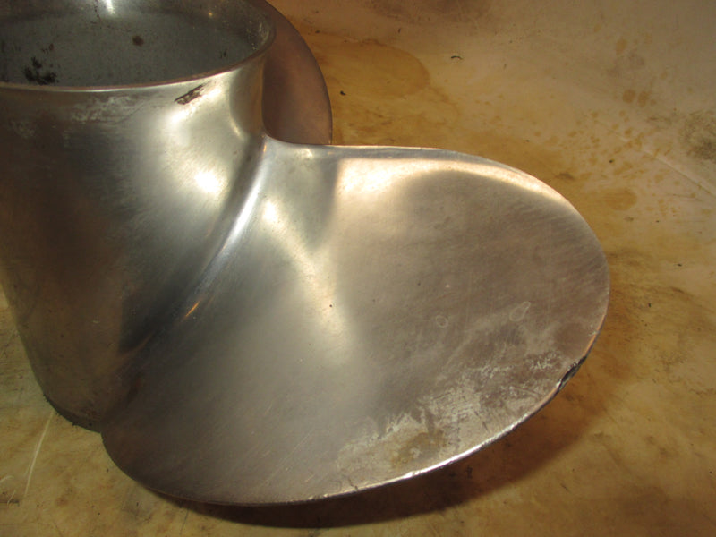 Honda BF115D 115hp 4 stroke outboard Solas stainless steel propellor