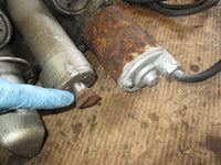 Load image into Gallery viewer, Evinrude 70hp 2 stroke outboard tilt trim unit
