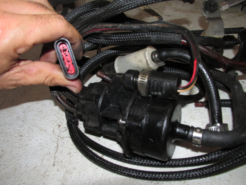 Evinrude Etec 130hp 2 Stroke Outboard Oil Injector and Lines (5007743)