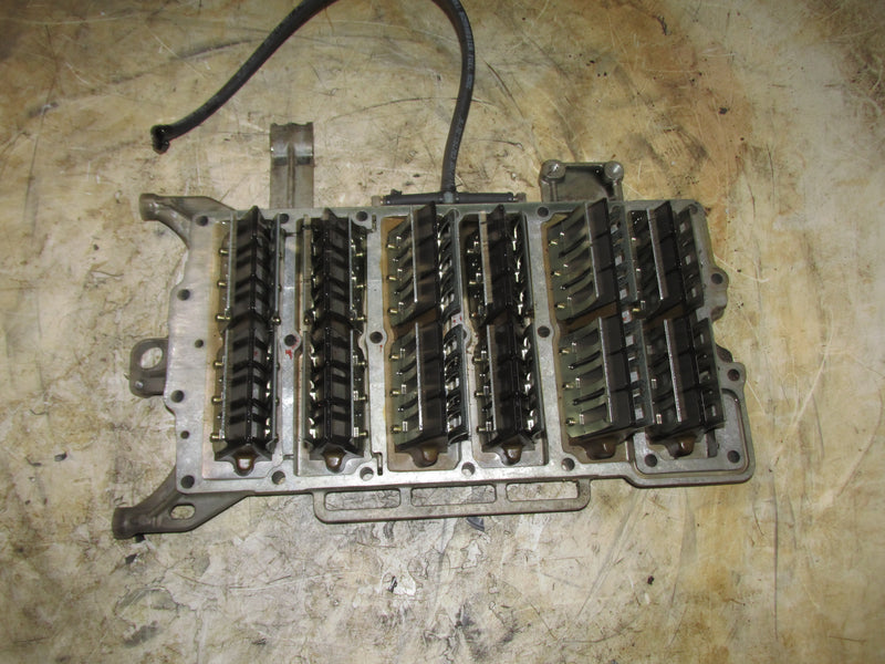 Evinrude Etec 175hp 2 Stroke Outboard Intake Manifold / Reeds (507025/5006252)