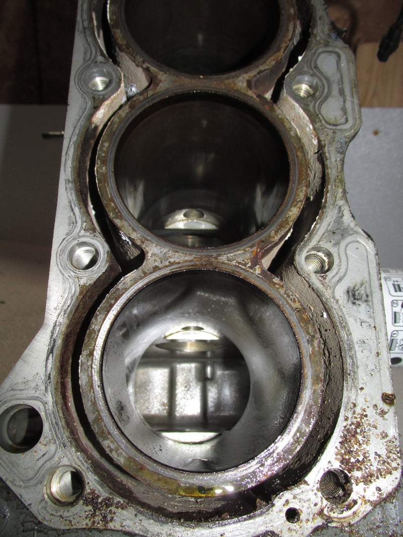 Suzuki DF70 70hp Outboard Crankcase Block