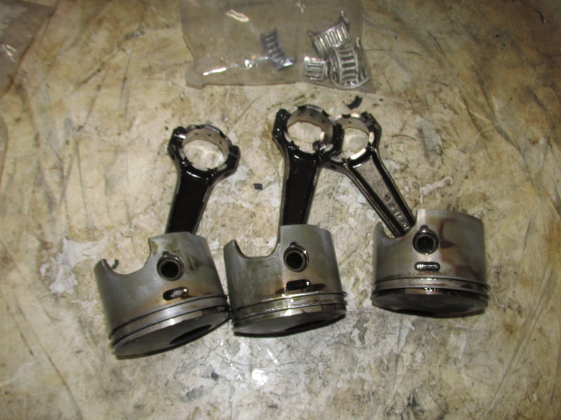 Evinrude Etec 175hp 2 Stroke Outboard Starboard Piston / Rod Set of 3 (5005443)