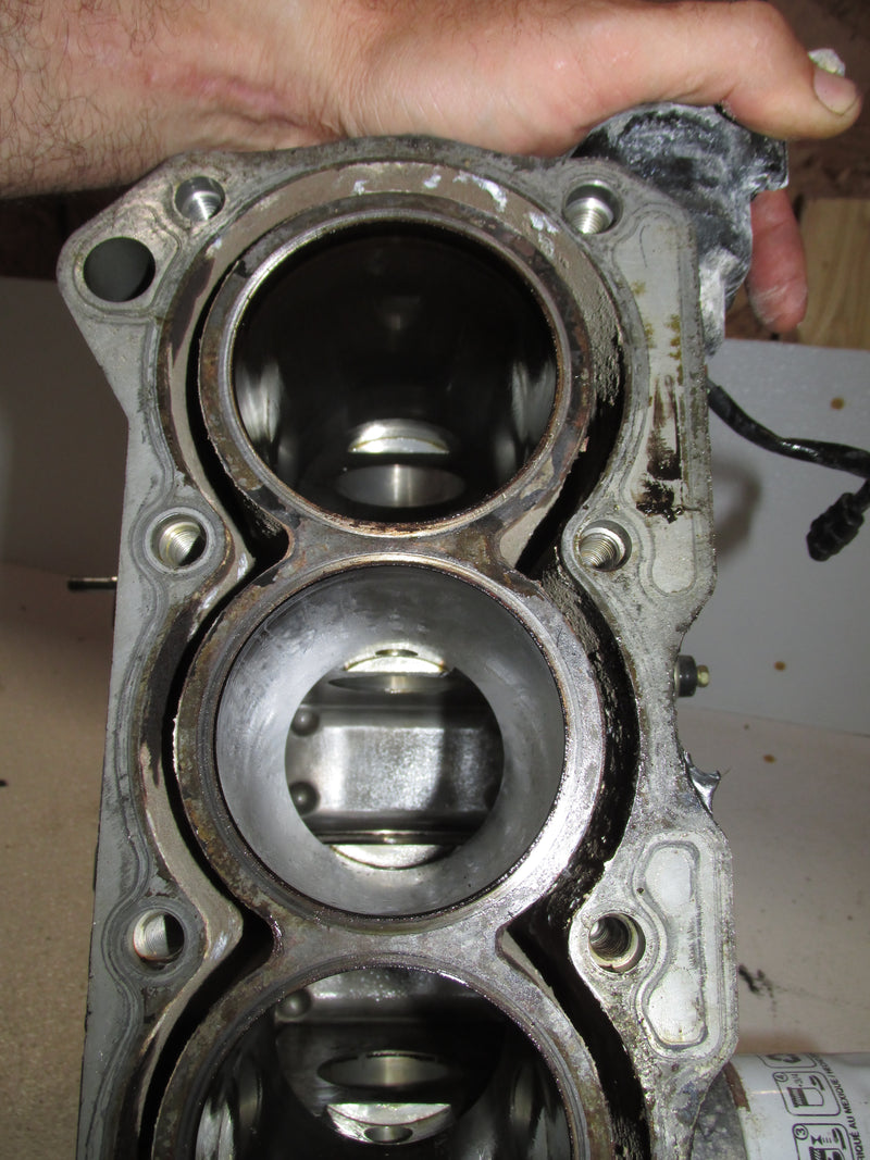 Suzuki DF70 70hp Outboard Crankcase Block