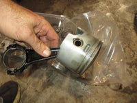 Load image into Gallery viewer, Johnson 150hp 60 Degree 2 stroke outboard Piston &amp; Rod Set of 6 (436242/436243)
