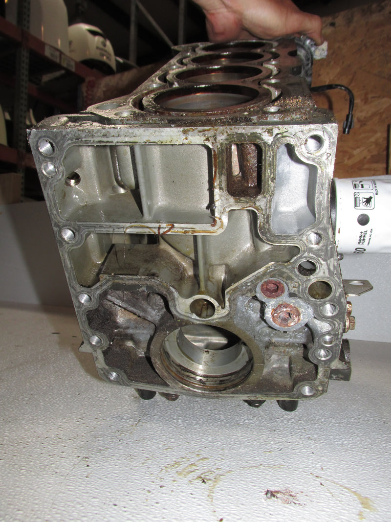 Suzuki DF70 70hp Outboard Crankcase Block
