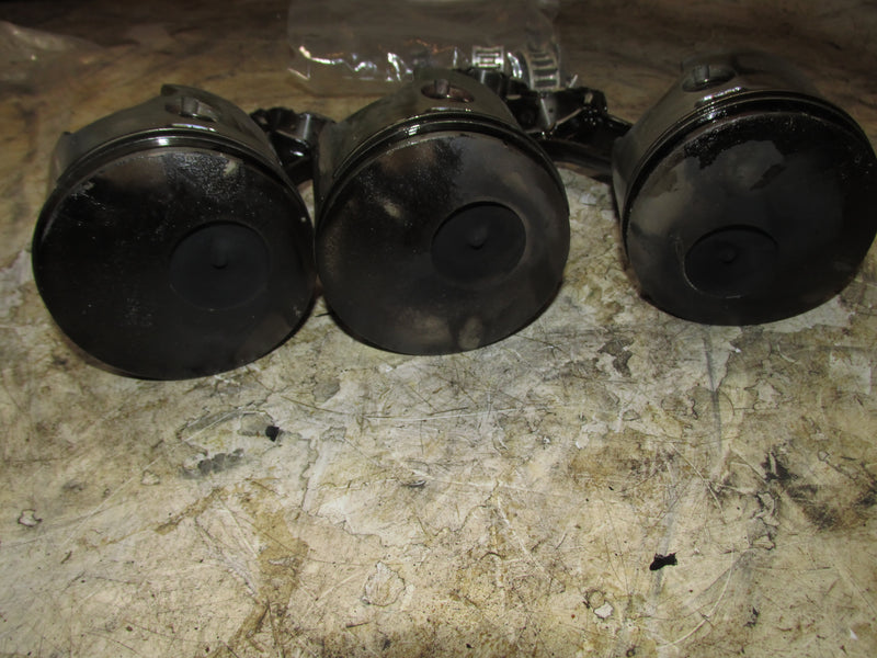 Evinrude Etec 175hp 2 Stroke Outboard Starboard Piston / Rod Set of 3 (5005443)