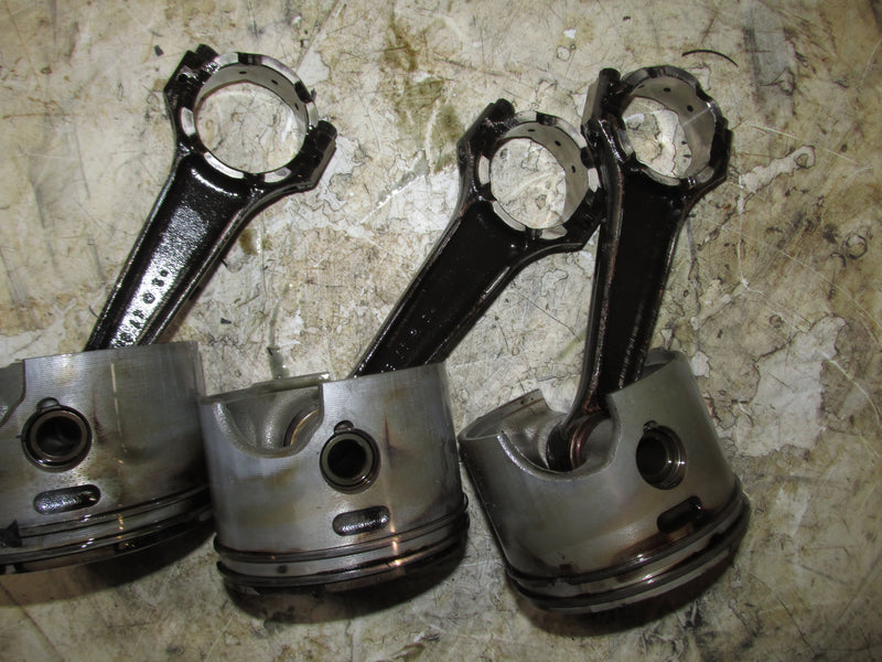 Evinrude Etec 175hp 2 Stroke Outboard Starboard Piston / Rod Set of 3 (5005443)