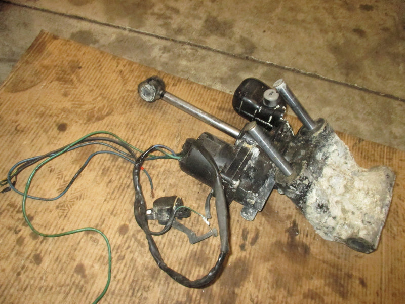Johnson 90/115hp 60 degree 2 stroke outboard tilt trim unit PARTS ONLY