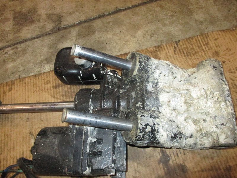 Johnson 90/115hp 60 degree 2 stroke outboard tilt trim unit PARTS ONLY
