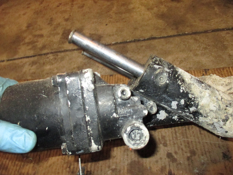 Johnson 90/115hp 60 degree 2 stroke outboard tilt trim unit PARTS ONLY
