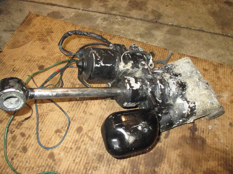 Johnson 90/115hp 60 degree 2 stroke outboard tilt trim unit PARTS ONLY