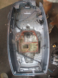 Load image into Gallery viewer, Yamaha 90hp 2 stroke outboard 20" shaft mid section
