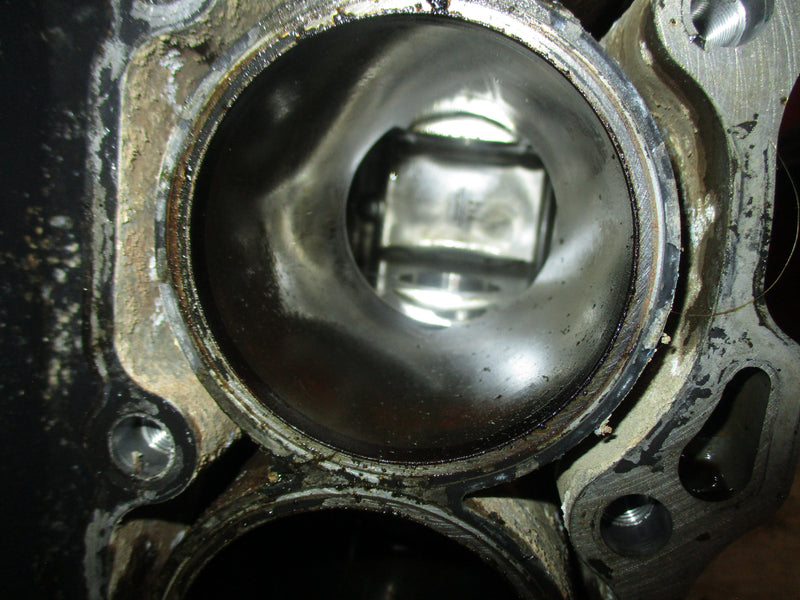 Honda 40hp 4 stroke outboard crankcase block