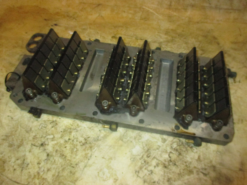 Mercury Optimax 3.0L 225hp 2 stroke outboard intake manifold and reeds