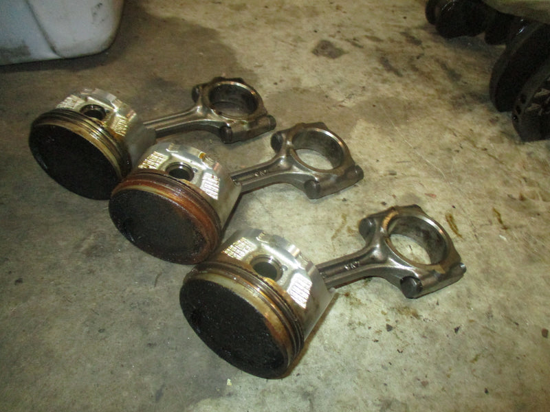 Honda 40hp 4 stroke outboard piston and rod set (13101-ZV5-010)
