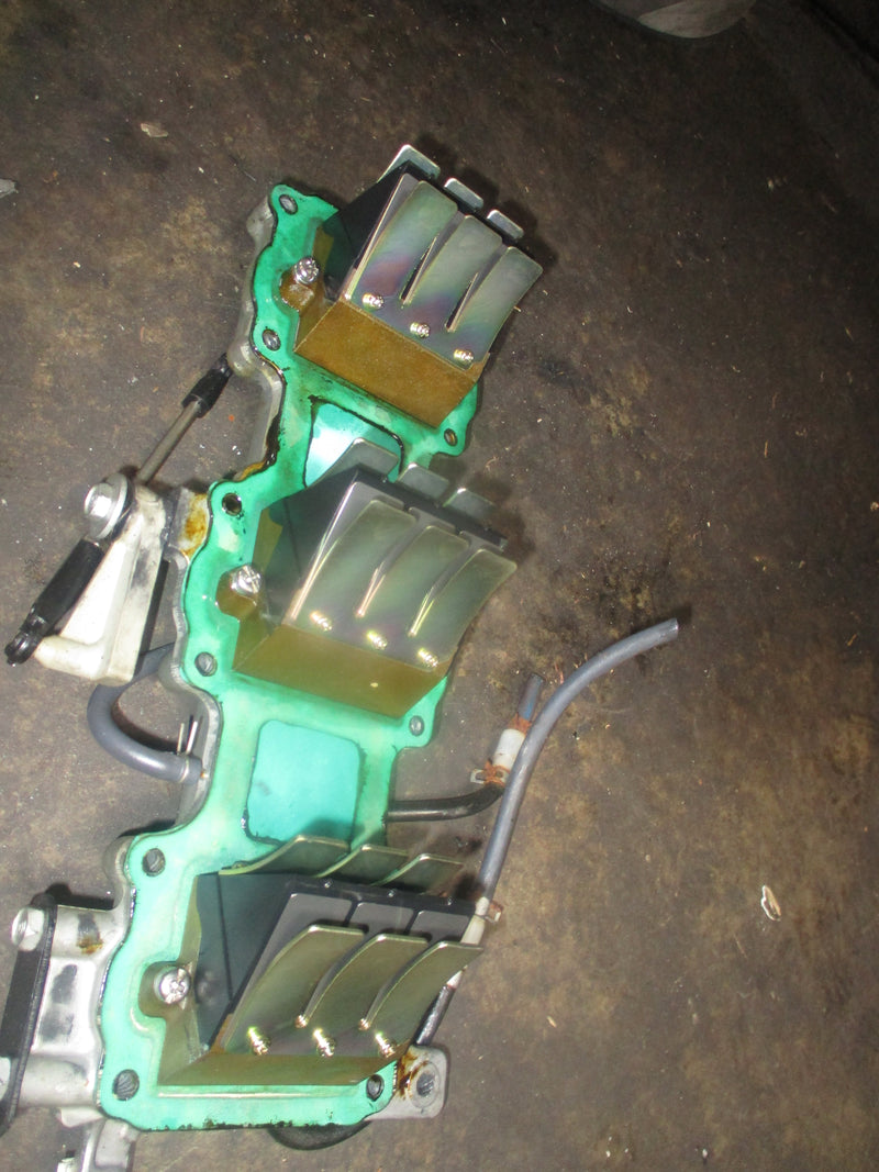 Yamaha 90hp 2 stroke outboard intake manifold w/ reeds (6H1-13641-02-94)