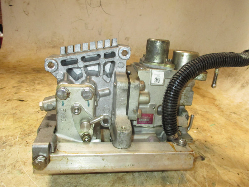 2001 Yamaha 200hp HPDI 2 Stroke Outboard Fuel Injection Pump (68F-93910-00)
