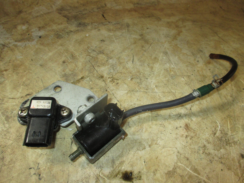 2001 Yamaha 200hp HPDI 2 Stroke Outboard Oil Solenoid/Map Sensor (68F-13100-00)