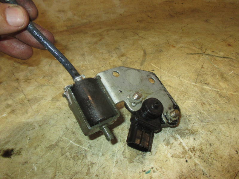2001 Yamaha 200hp HPDI 2 Stroke Outboard Oil Solenoid/Map Sensor (68F-13100-00)