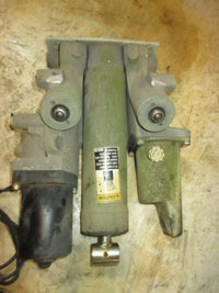 Load image into Gallery viewer, Mercury Optimax 3.0L 200hp 2 stroke outboard Tilt trim unit
