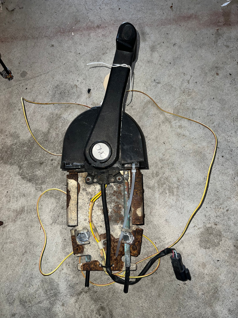 Johnson/ Suzuki 115hp 4 stroke outboard BRP top mount control box