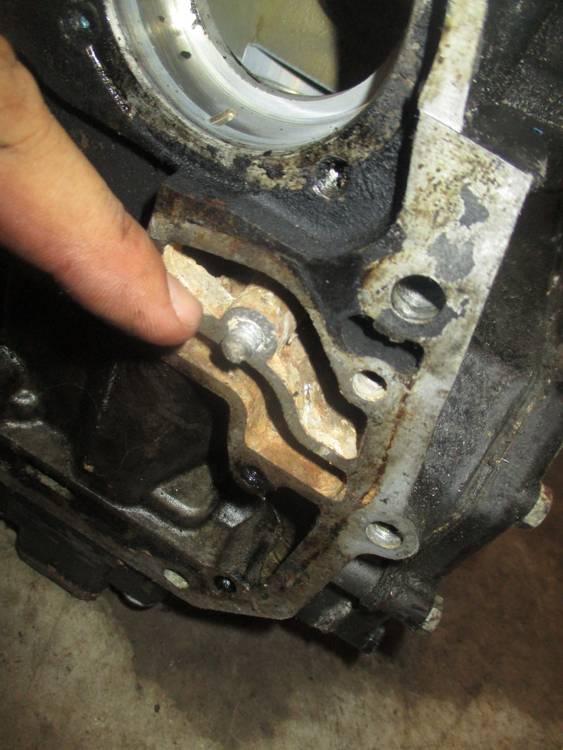 Evinrude 30hp 2 stroke outboard crankcase block