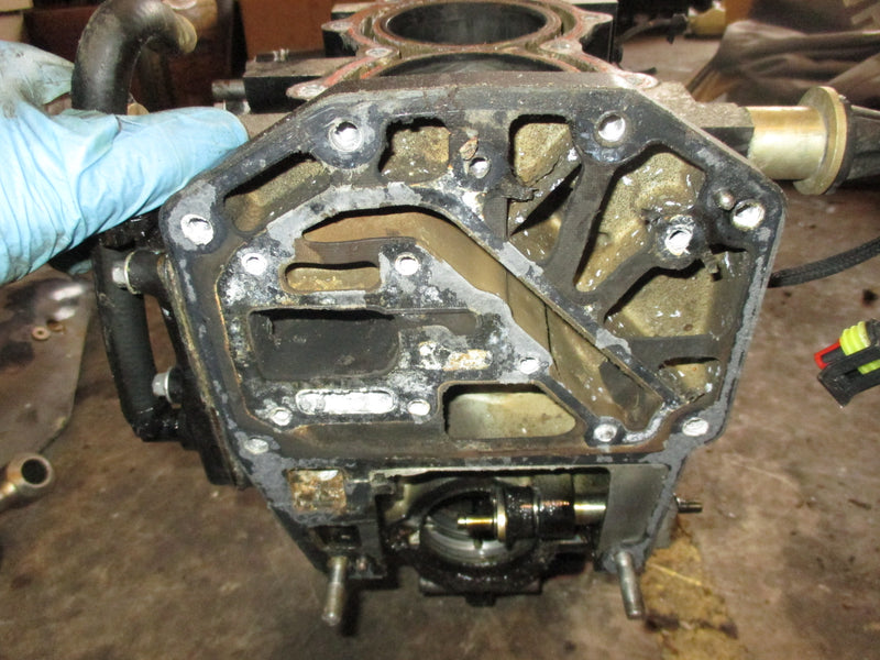 Evinrude 25hp Etec outboard crankcase block