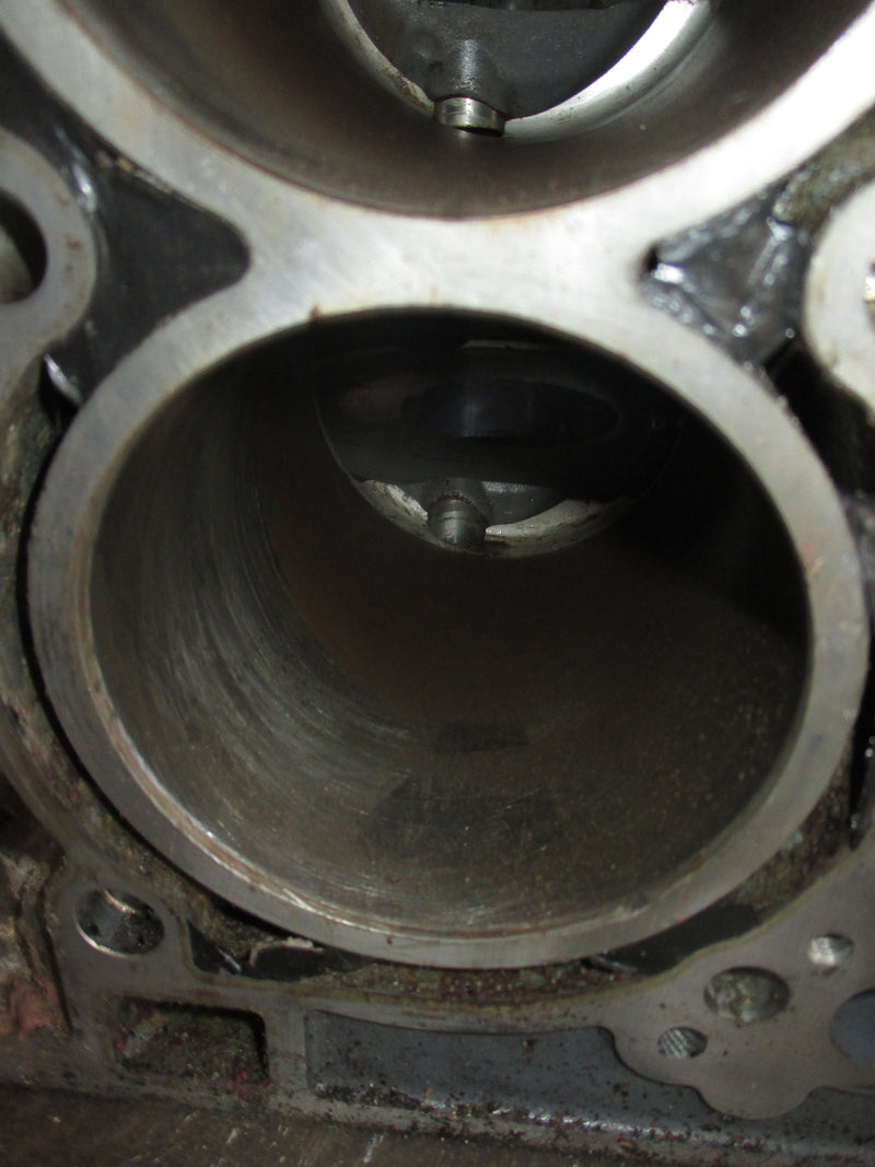 Suzuki DF350A 350hp 4 Stroke Outboard crankcase block