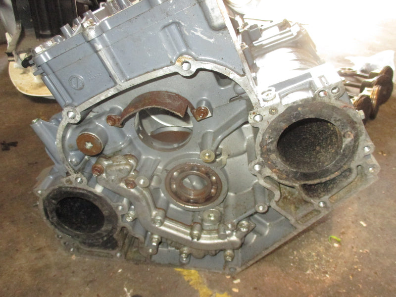 Suzuki DF350A 350hp 4 Stroke Outboard crankcase block