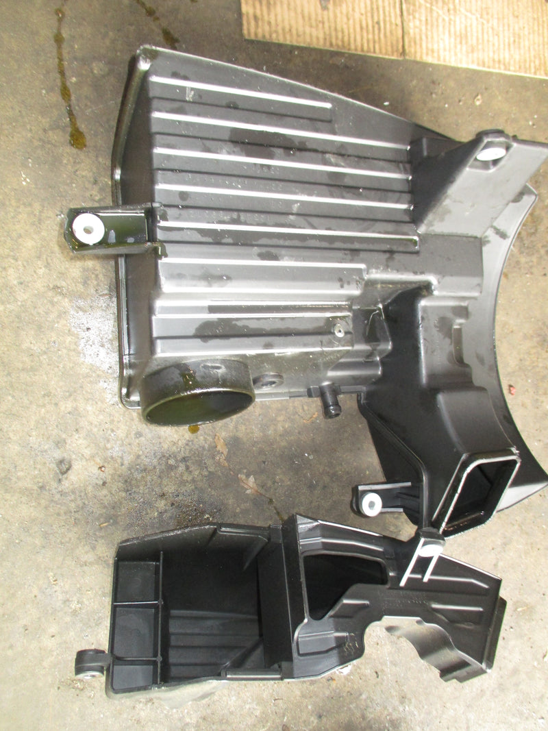 Johnson Suzuki 90hp 4 stroke outboard intake silencer (13810-90J00)