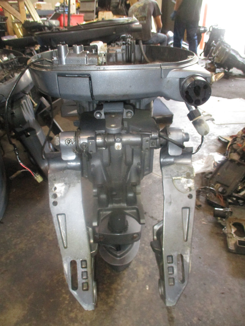 Yamaha 115hp 4 stroke outboard 25" shaft mid section