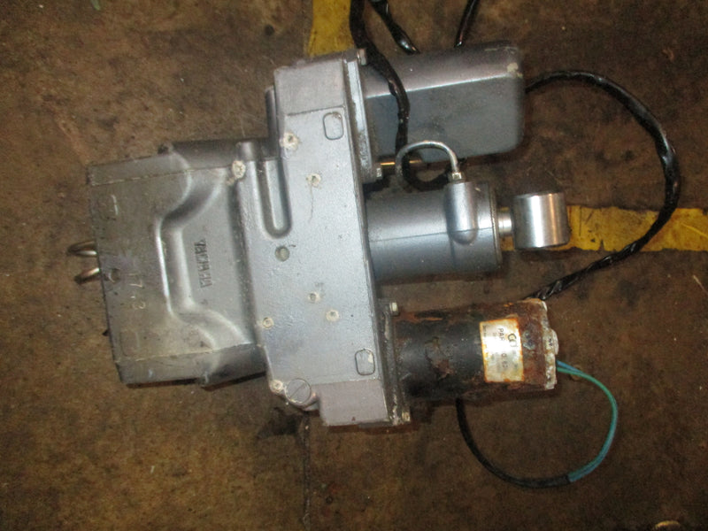 Yamaha 115hp 2 stroke outboard tilt trim unit