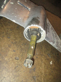 Load image into Gallery viewer, Yamaha 115hp 2 stroke outboard 25" lower unit
