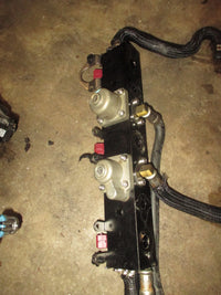 Load image into Gallery viewer, Mercury Optimax 3.0L 200hp 2 stroke outboard fuel rail and injector set
