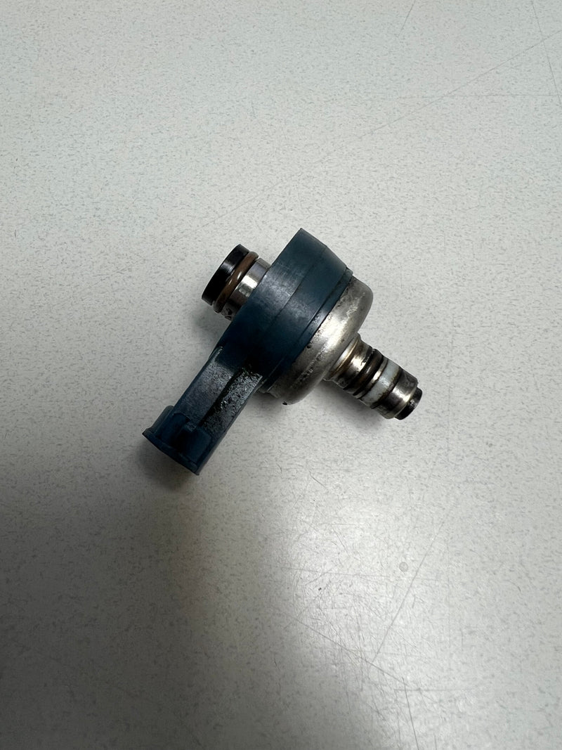 Mercury 135hp Optimax outboard air injector (883078)