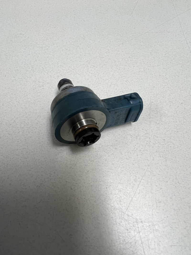 Mercury 135hp Optimax outboard air injector (883078)