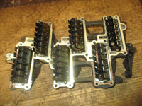 Load image into Gallery viewer, Evinrude 225hp 2 stroke outboard intake manifold w/ reeds (332264)(332243)
