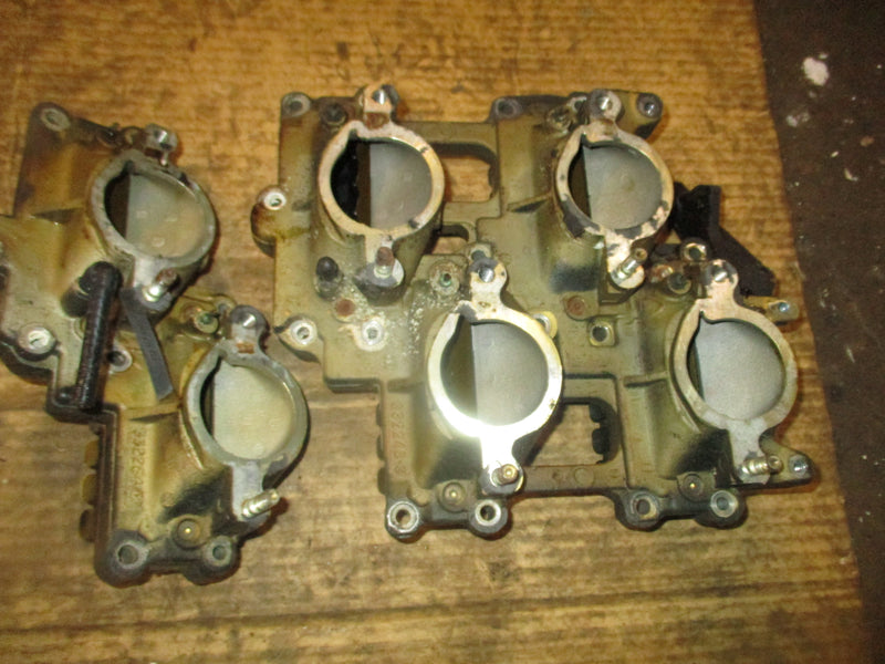 Evinrude 225hp 2 stroke outboard intake manifold w/ reeds (332264)(332243)
