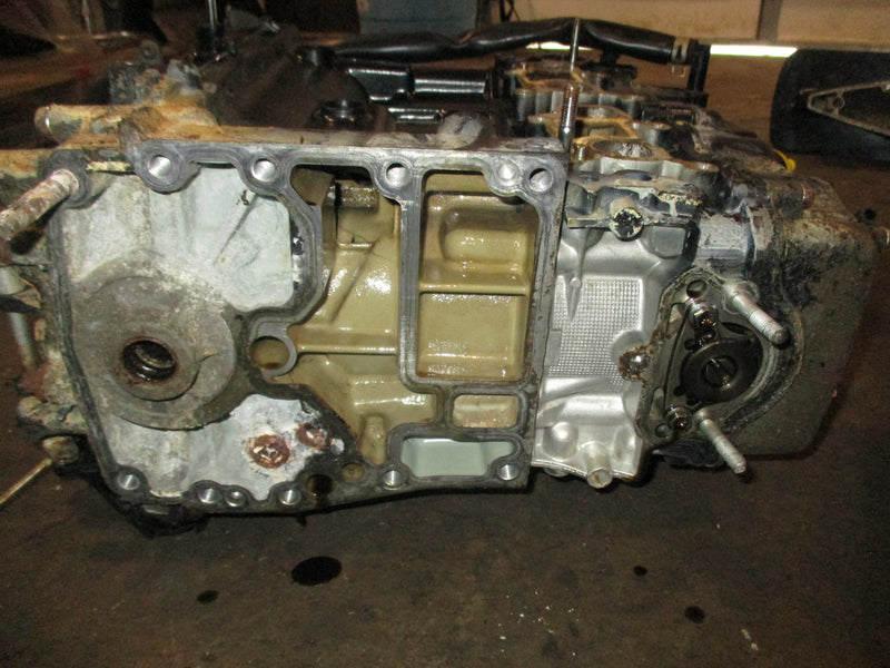 Suzuki DF70 outboard Crankcase powerhead