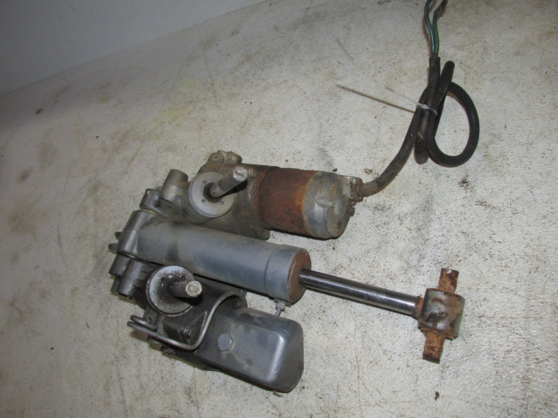 Yamaha 200hp 2 Stroke Outboard Tilt trim unit