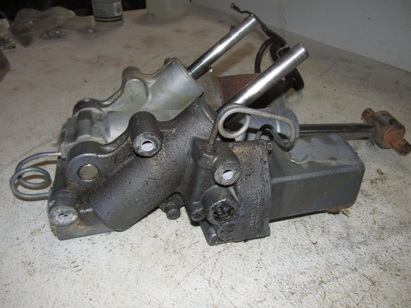 Yamaha 200hp 2 Stroke Outboard Tilt trim unit