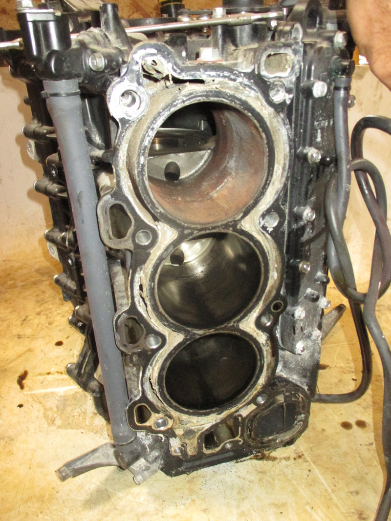 Yamaha/mercury 225hp 4 Stroke outboard crankcase block