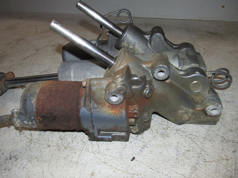 Yamaha 200hp 2 Stroke Outboard Tilt trim unit