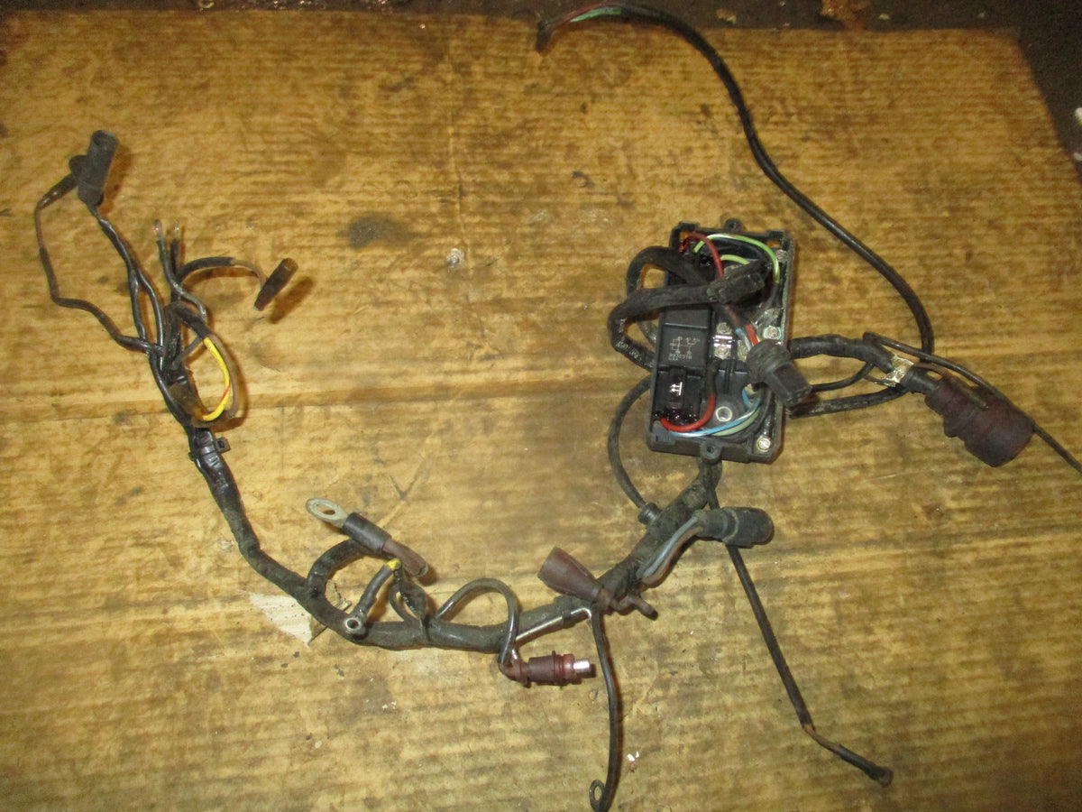 Evinrude 225hp 2 stroke outboard junction box/ engine wiring harness