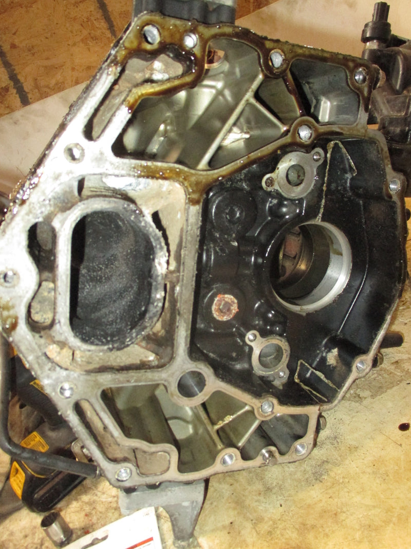 Yamaha/mercury 225hp 4 Stroke outboard crankcase block